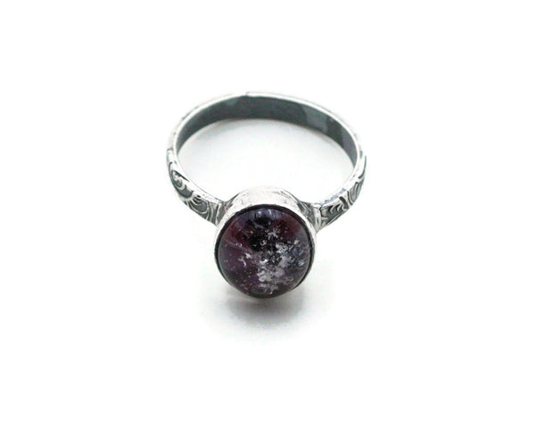Dainty Oval Sterling Silver Stackable Ring with optional Memorial Ashes in Glass - Cleopatra Glass Designs
